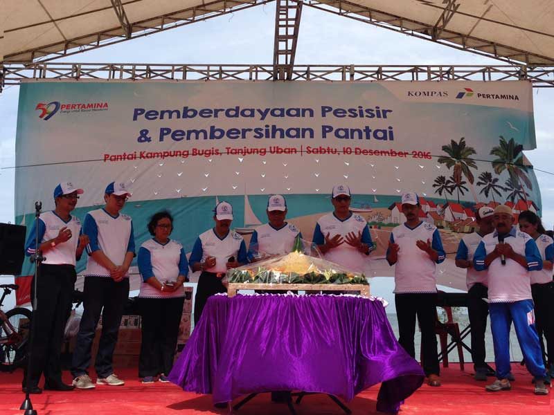 Pemberdayaan Pesisir dan Pembersihan Pantai dalam Rangka HUT ke 59 Pertamina