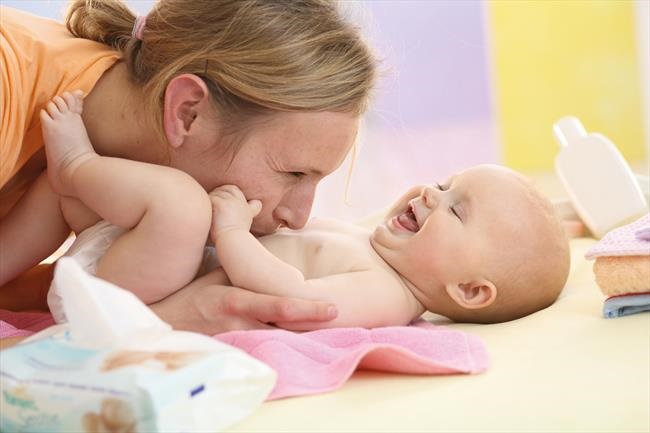 Tips Memilih Pampers yang Tepat agar Traveling dengan Bayi Menjadi Lebih Nyaman