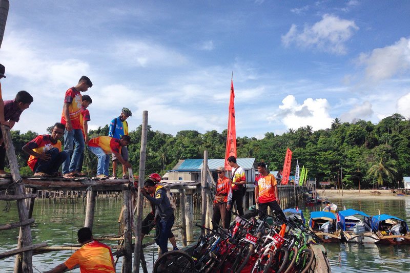 Sampai di Pelabuhan Pulau Air Raja