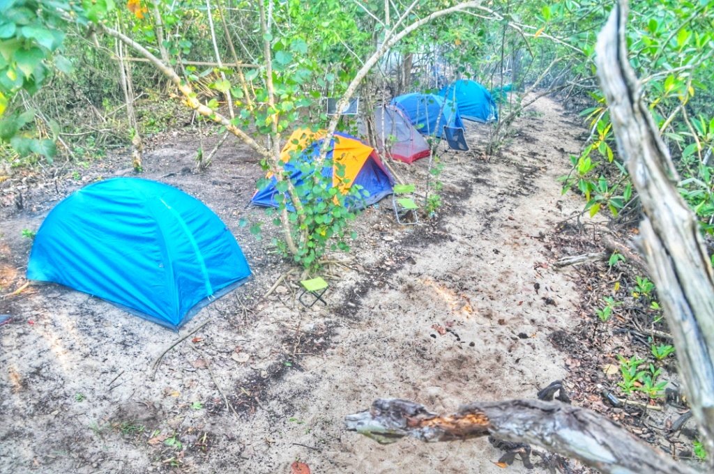 Camping ground saat siang hari