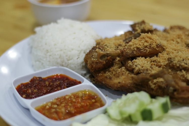 Ayam Goreng Kampung Karawaci