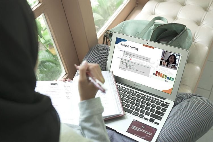 Lulusan SMA dan Mau Kuliah? Daftar Online Aja Yuk!