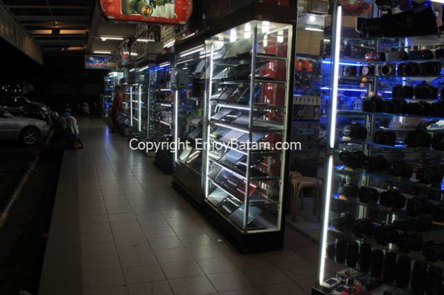 Belanja Kamera di Lucky Plaza Batam